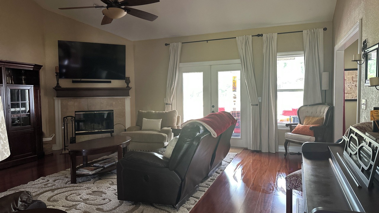 Photo of Livingroom in Tallahassee