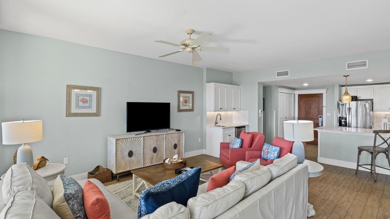 Photo of Livingroom in Baytowne Wharf