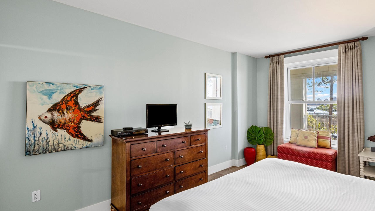 Photo of Bedroom in Baytowne Wharf