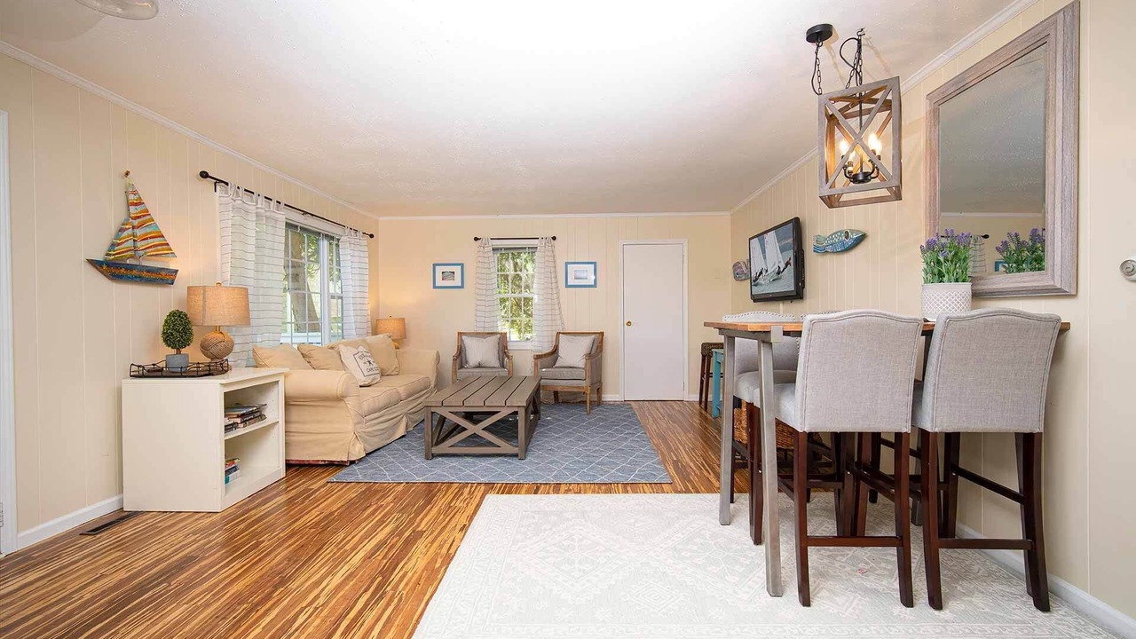 Photo of Livingroom in Hyannis