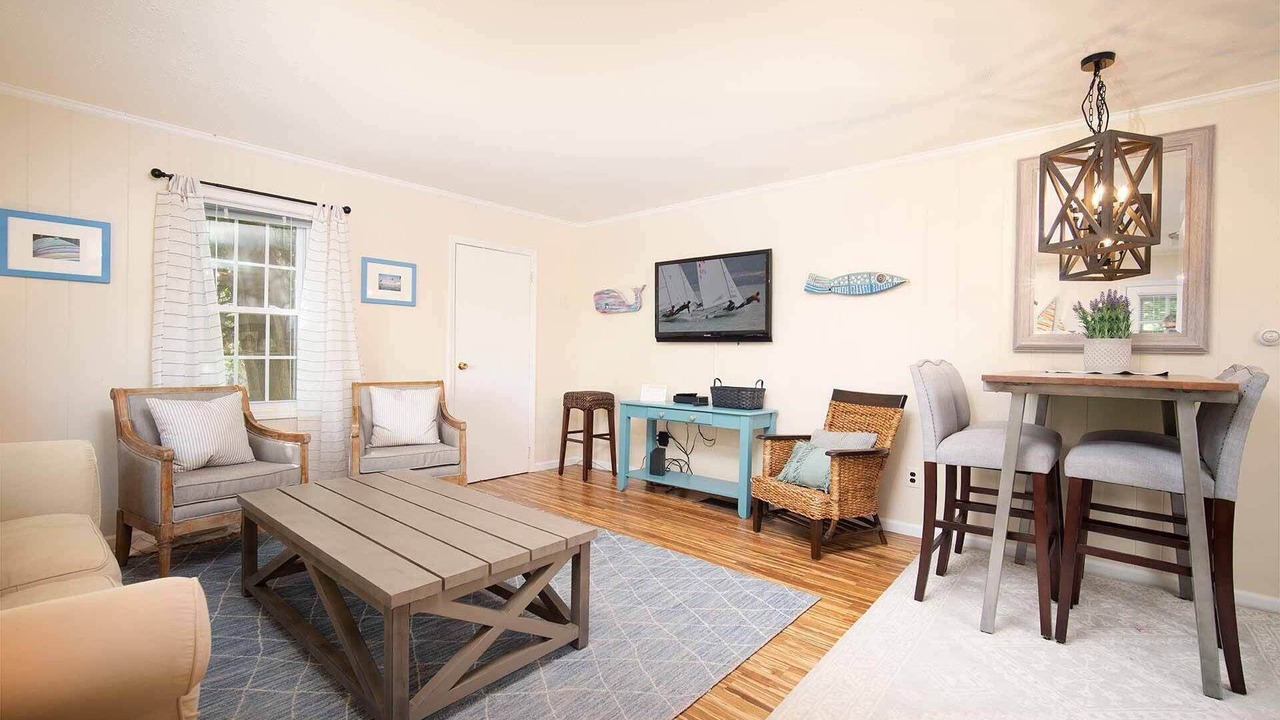 Photo of Livingroom in Hyannis