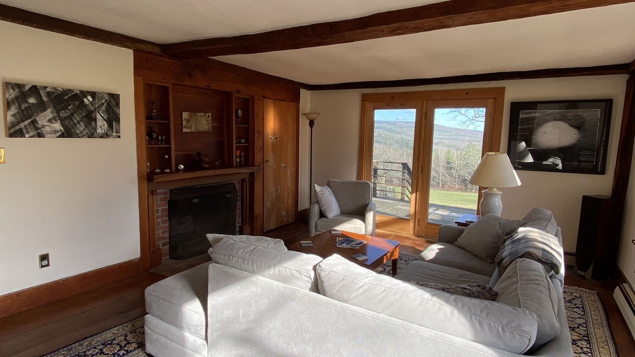 Photo of Livingroom in Williamsville