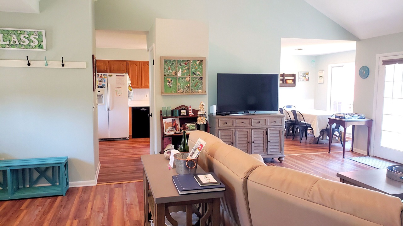Photo of Livingroom in Deep Hole