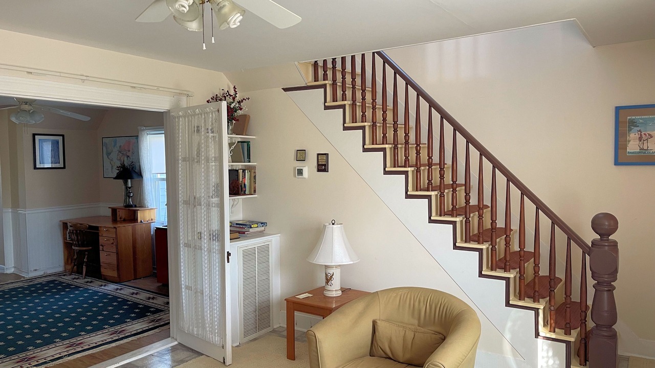 Photo of Livingroom in Deep Hole