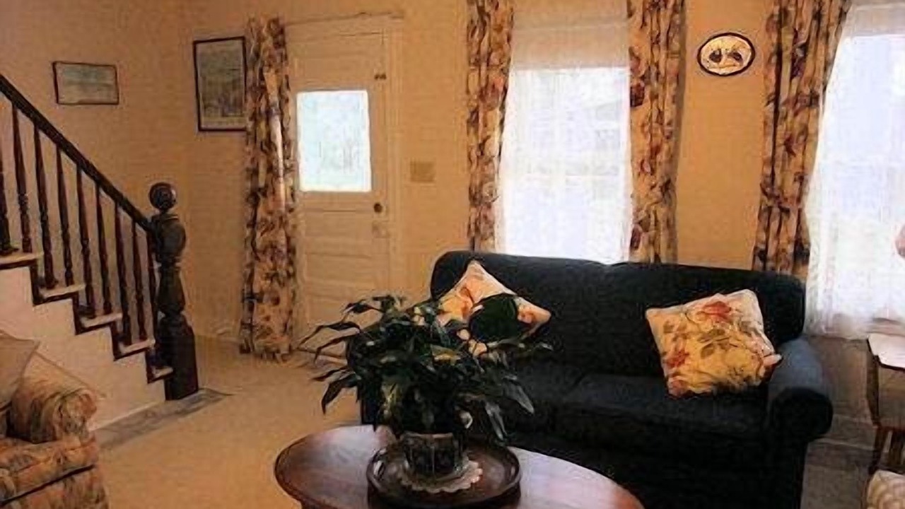 Photo of Livingroom in Deep Hole