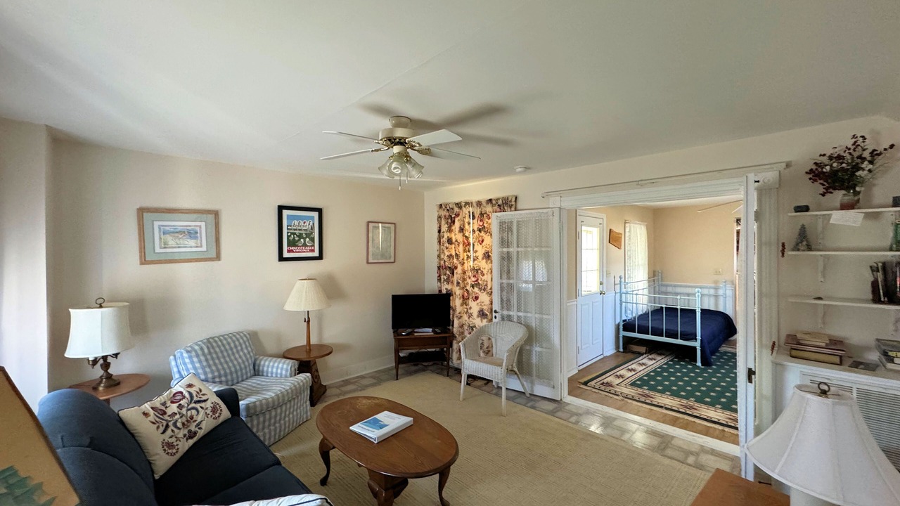 Photo of Livingroom in Deep Hole