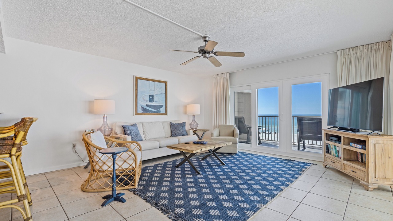 Photo of Livingroom in Biltmore Beach