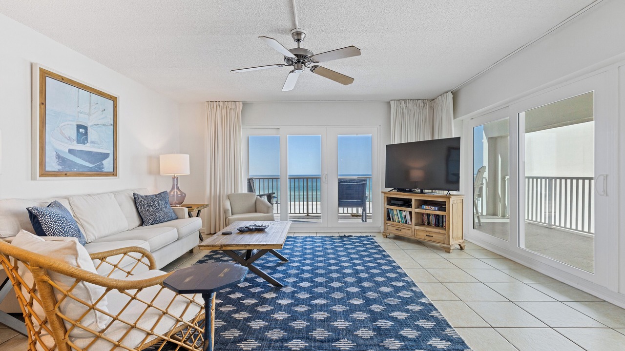 Photo of Livingroom in Biltmore Beach