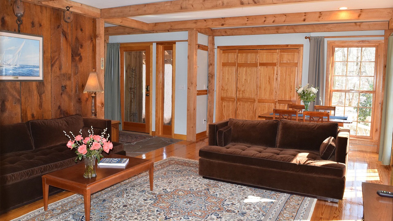 Photo of Livingroom in East Falmouth