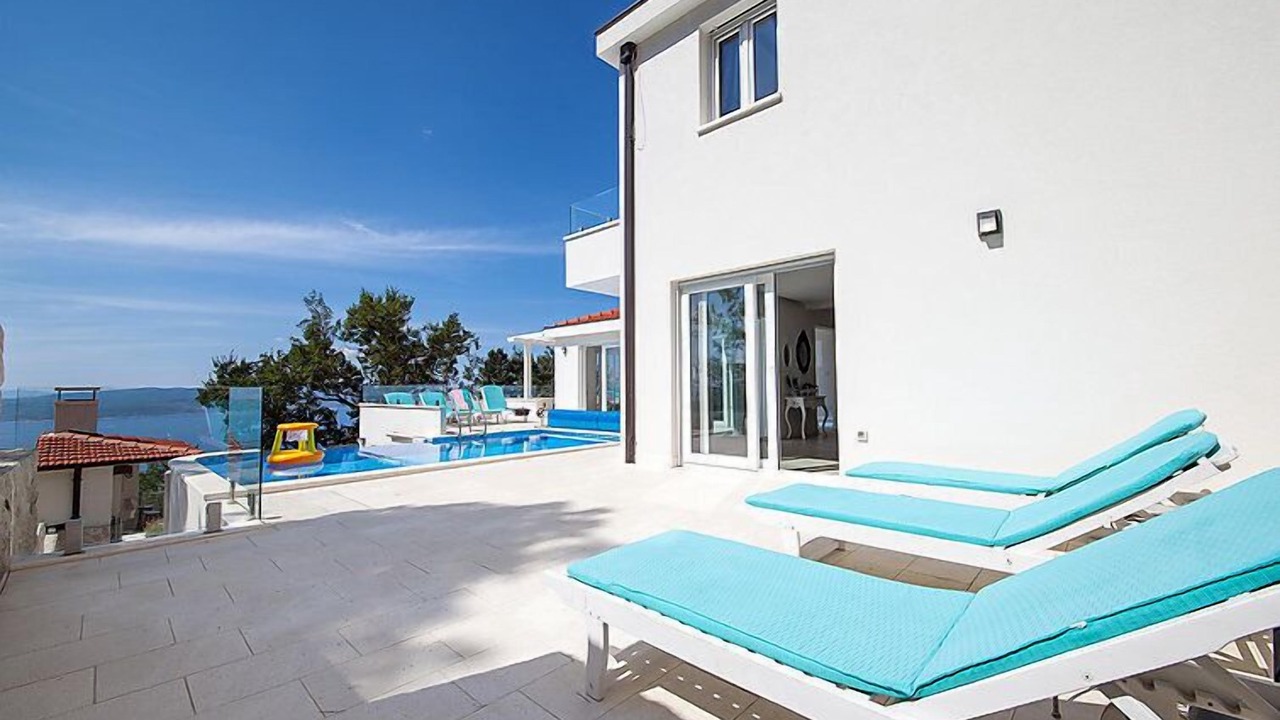 Photo of Outdoor in Bast