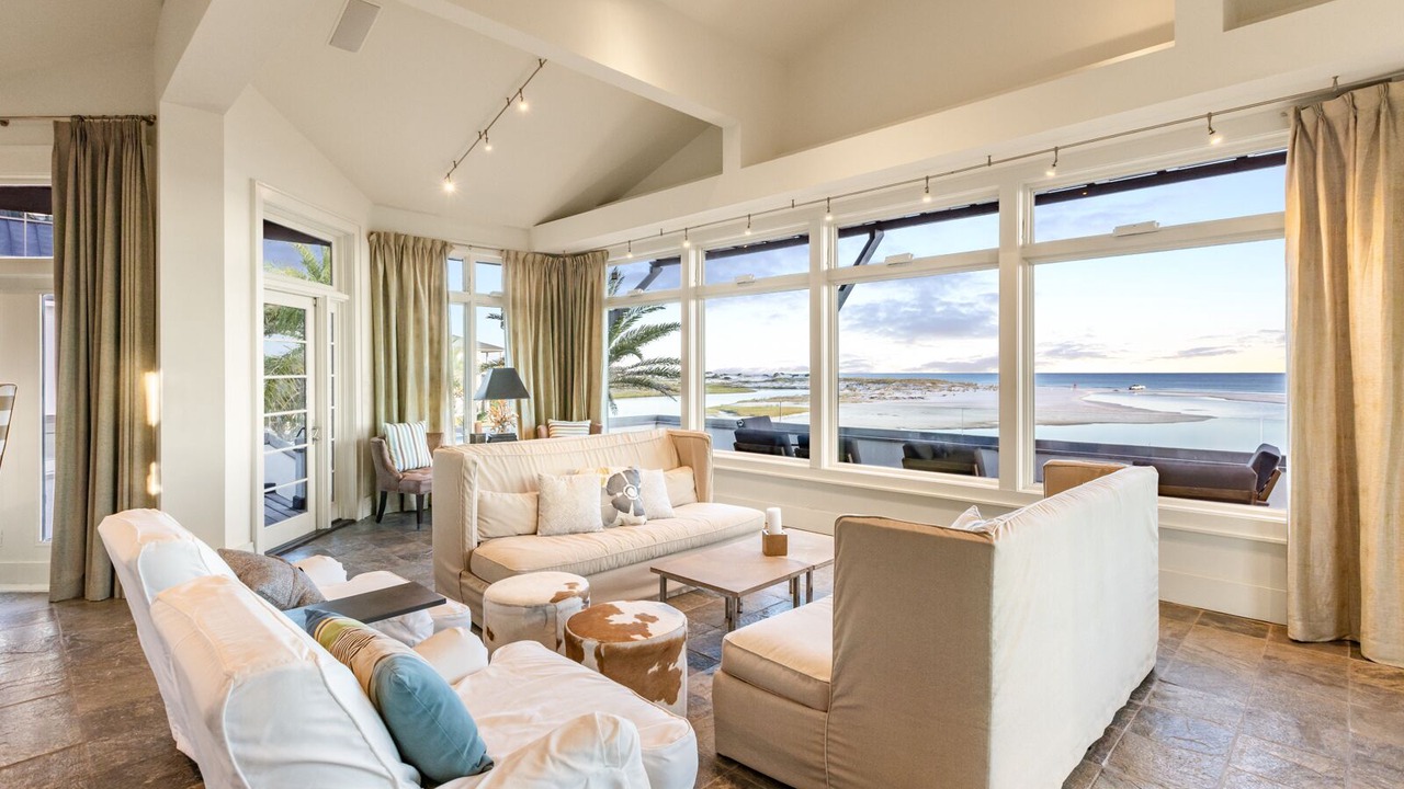 Photo of Livingroom in Grayton Beach