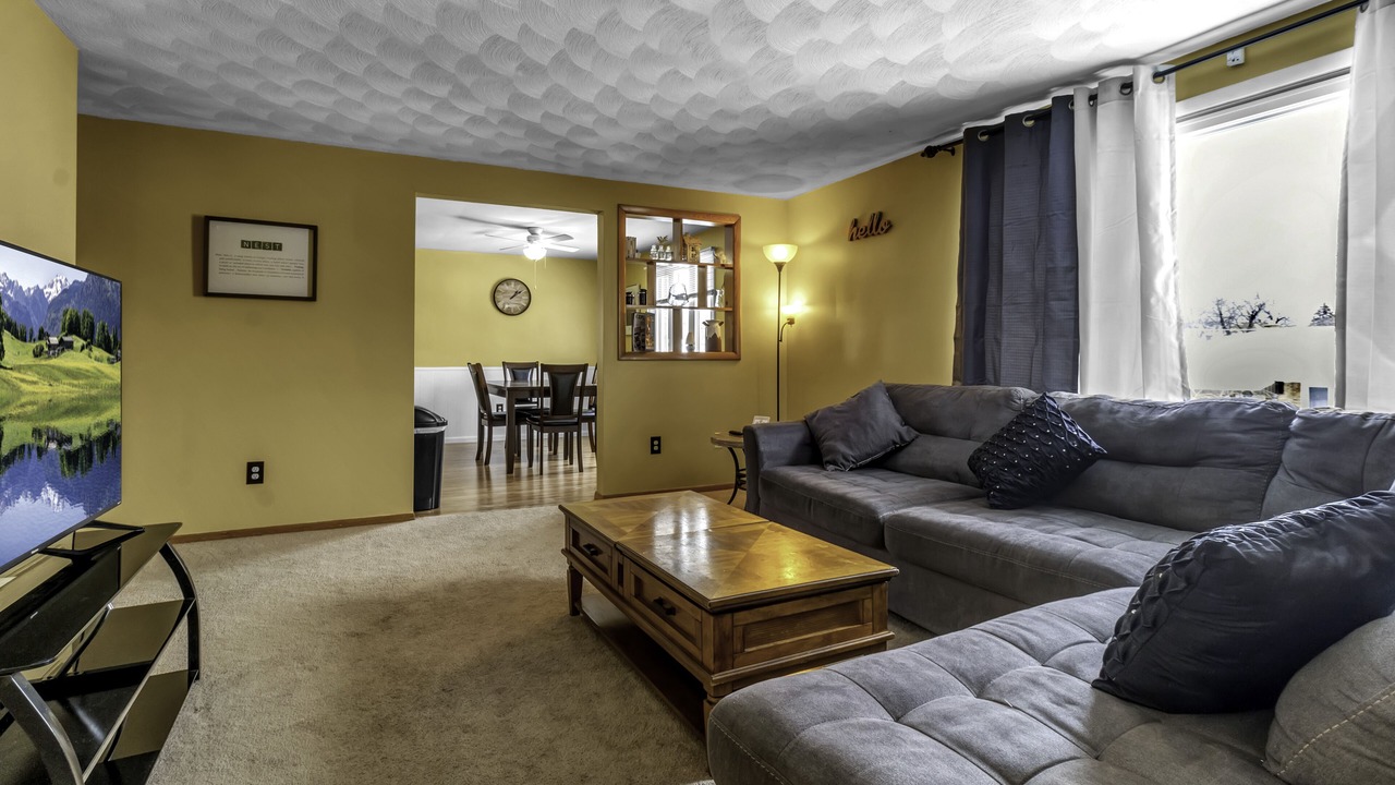 Photo of Livingroom in Depew