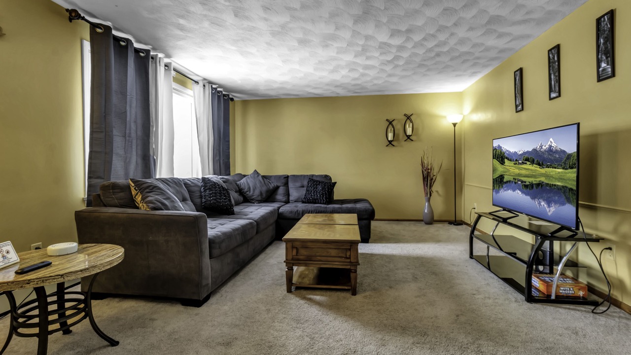 Photo of Livingroom in Depew
