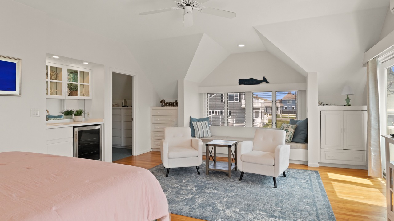 Photo of Bedroom in Popponesset