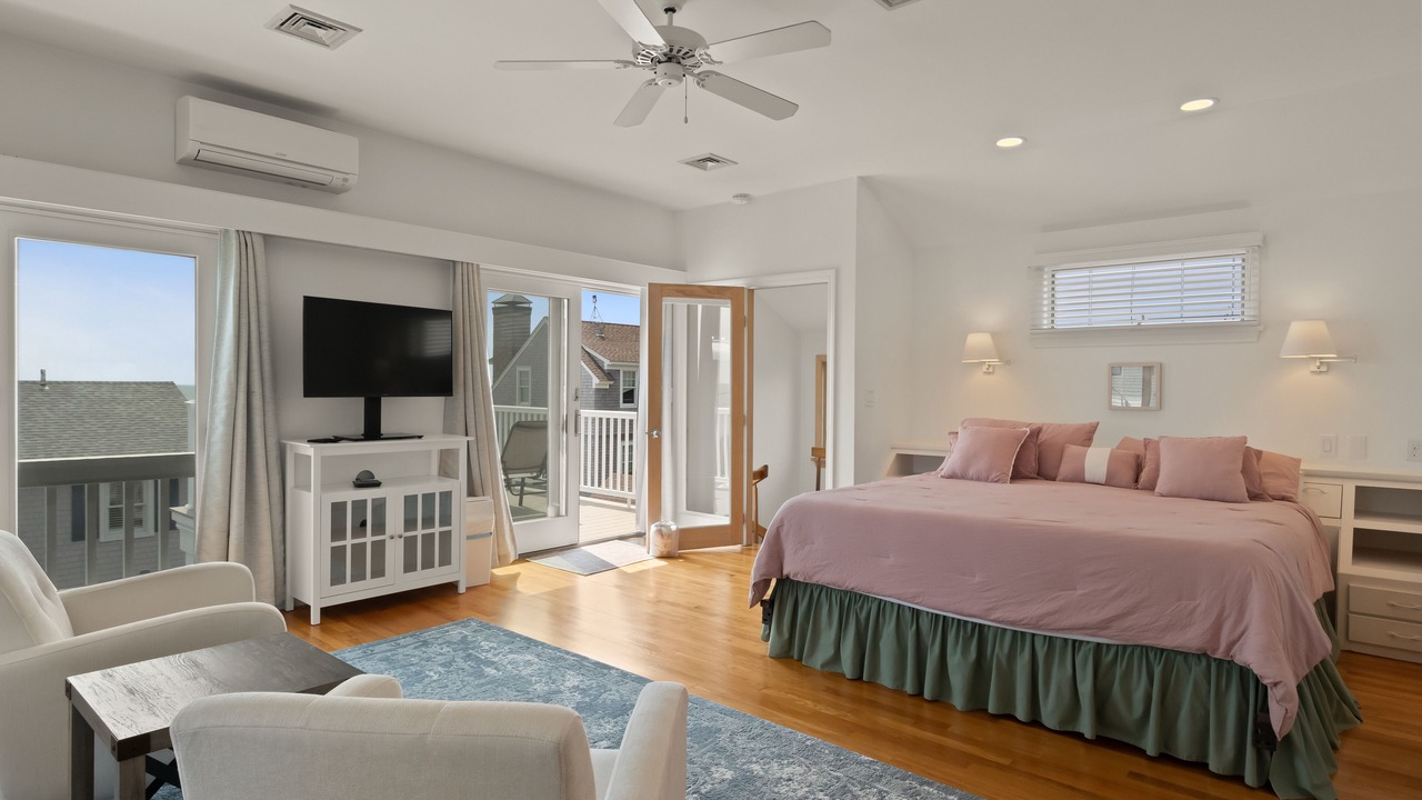 Photo of Bedroom in Popponesset