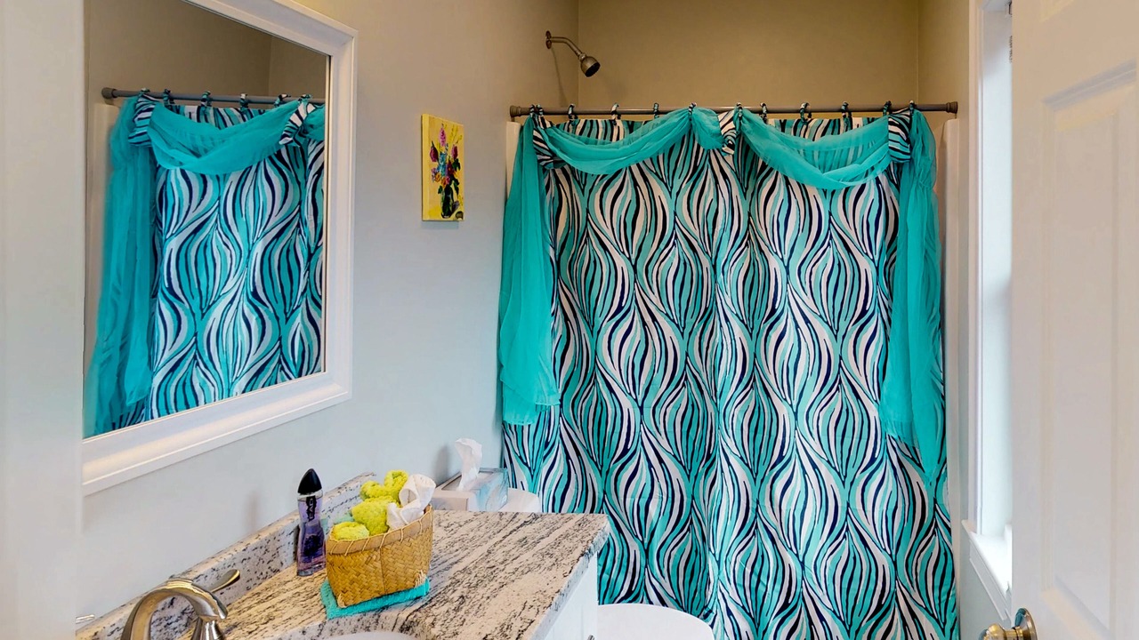 Photo of Bathroom in Teaticket