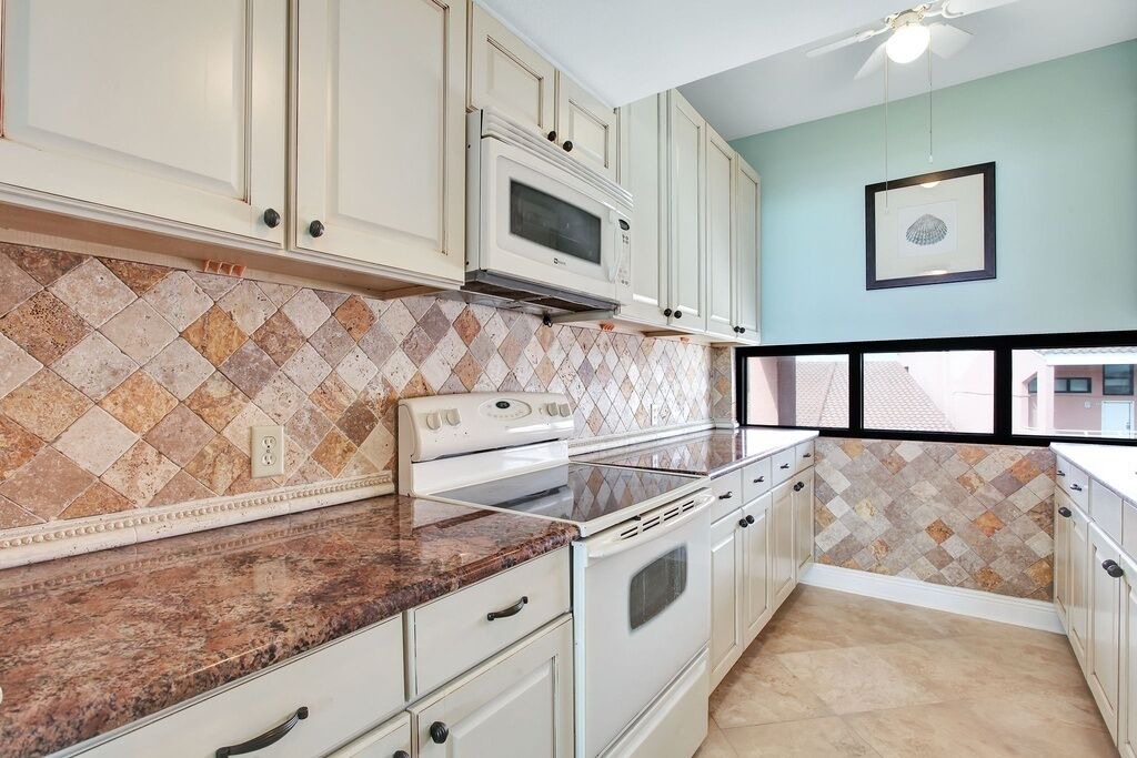 Photo of Kitchen in Pensacola Beach