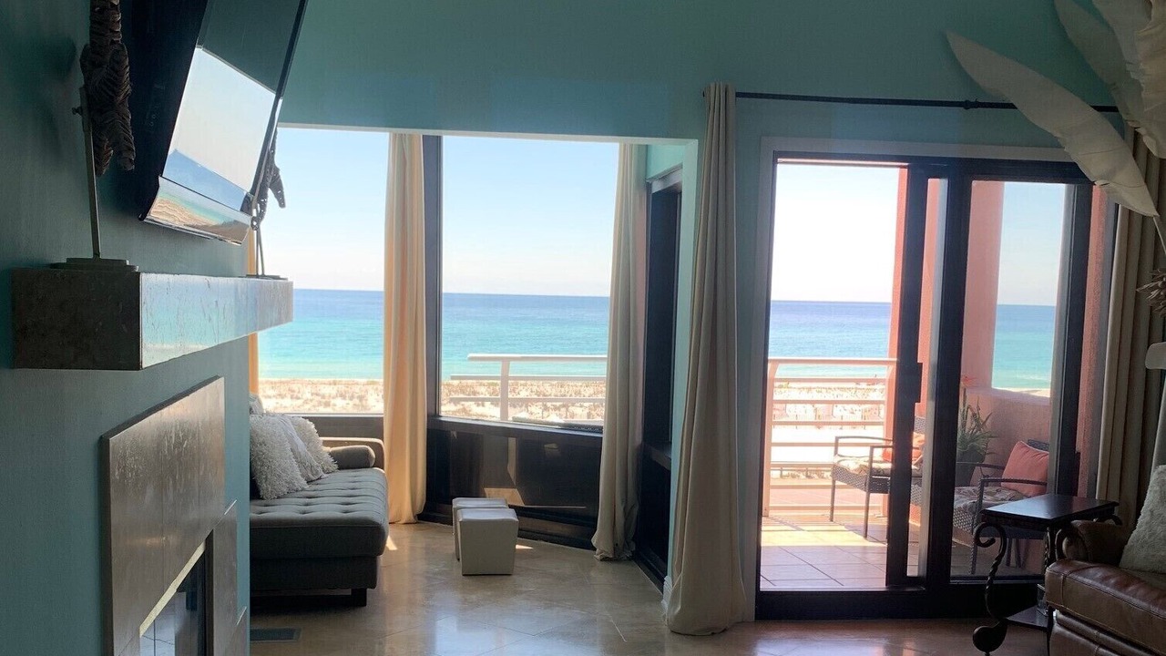 Photo of Livingroom in Pensacola Beach