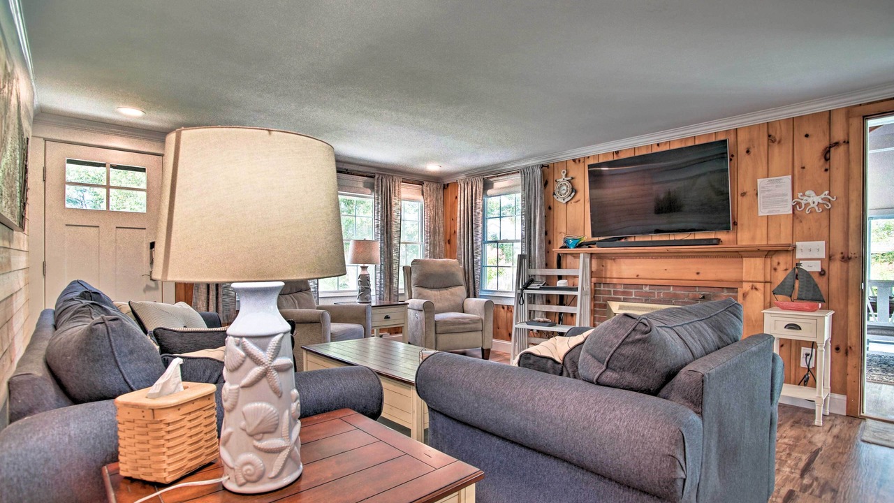 Photo of Livingroom in Bass River