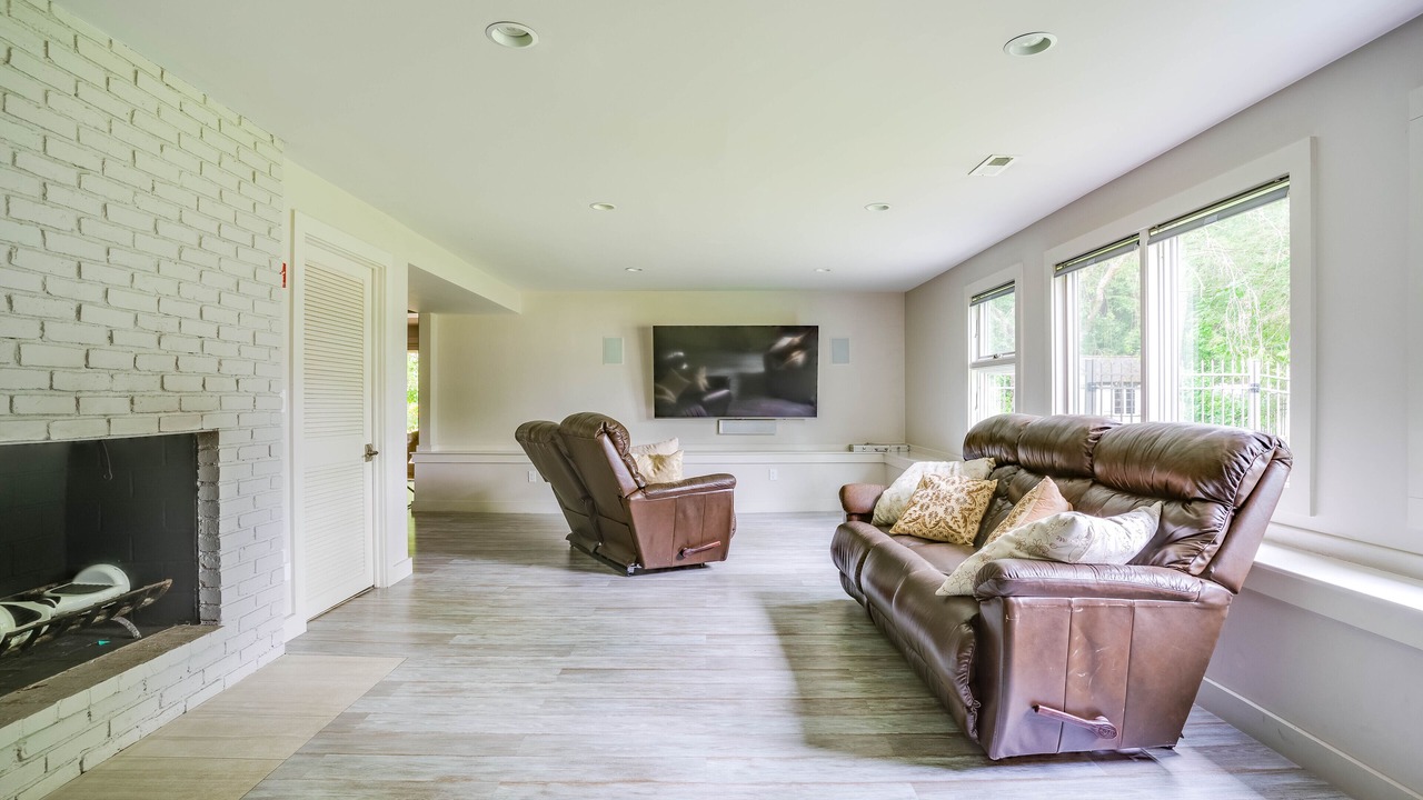 Photo of Livingroom in Newton