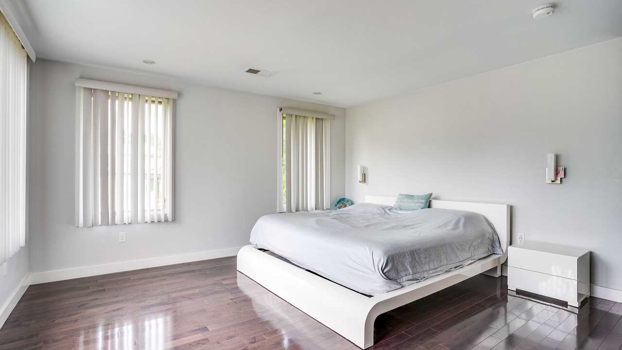 Photo of Bedroom in Newton