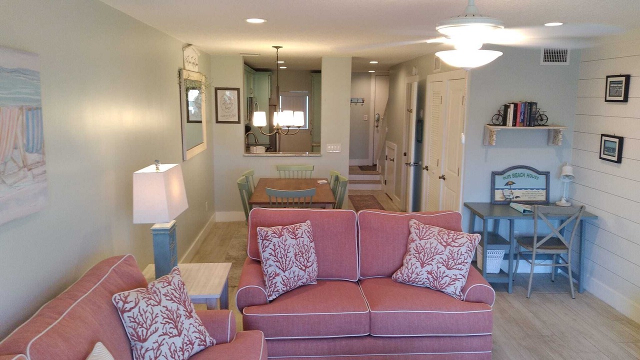 Photo of Livingroom in Crescent Beach