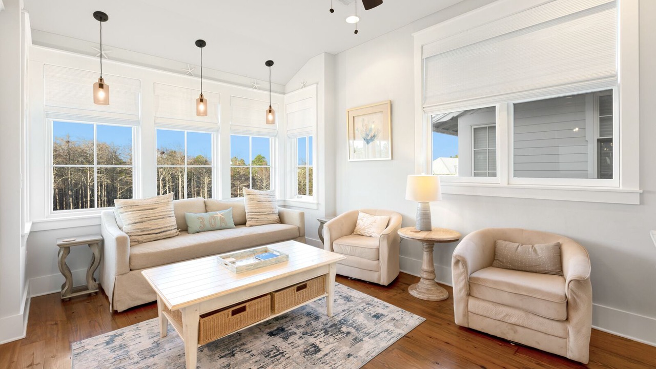Photo of Livingroom in Dune Allen Beach