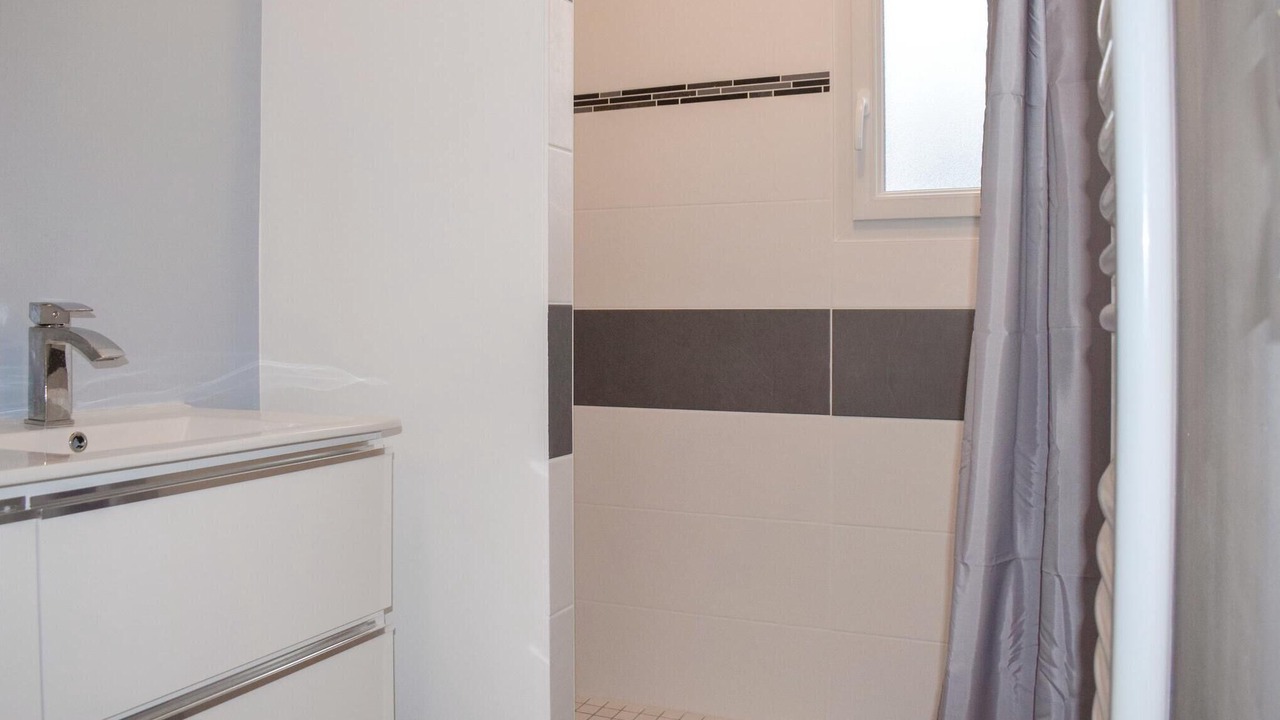Photo of Bathroom in Matignon