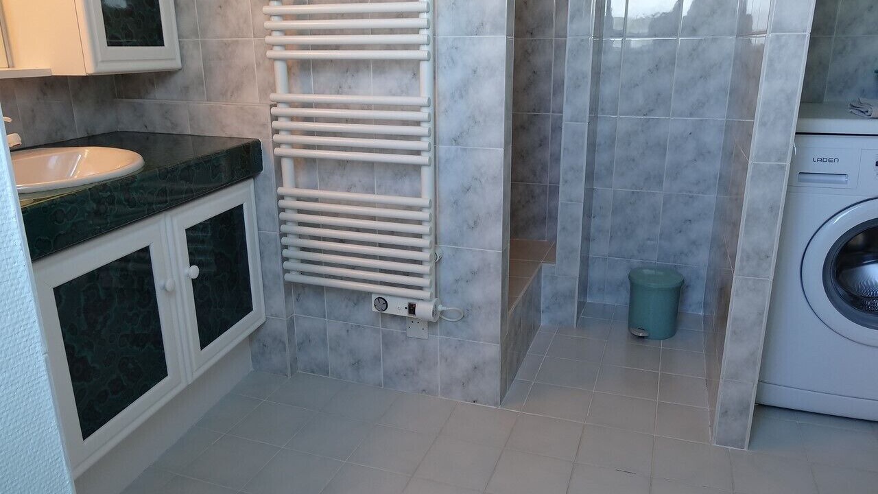 Photo of Bathroom in Tregastel