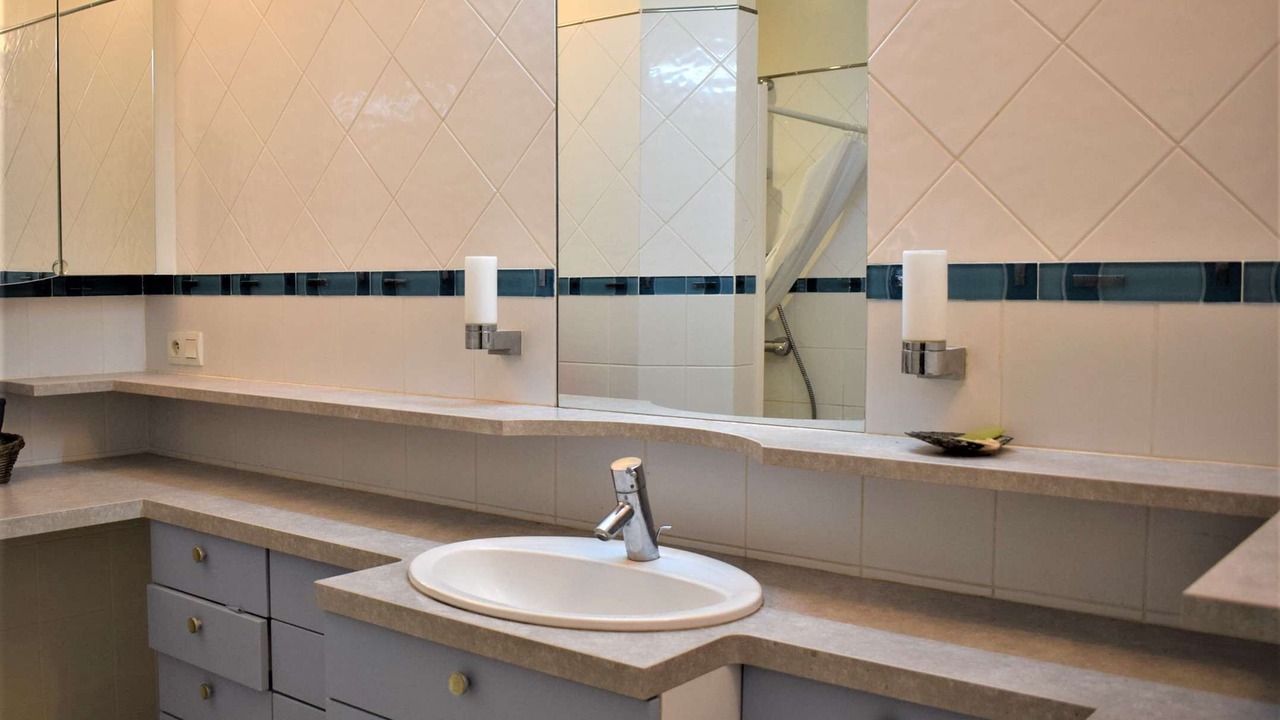 Photo of Bathroom in Tregastel