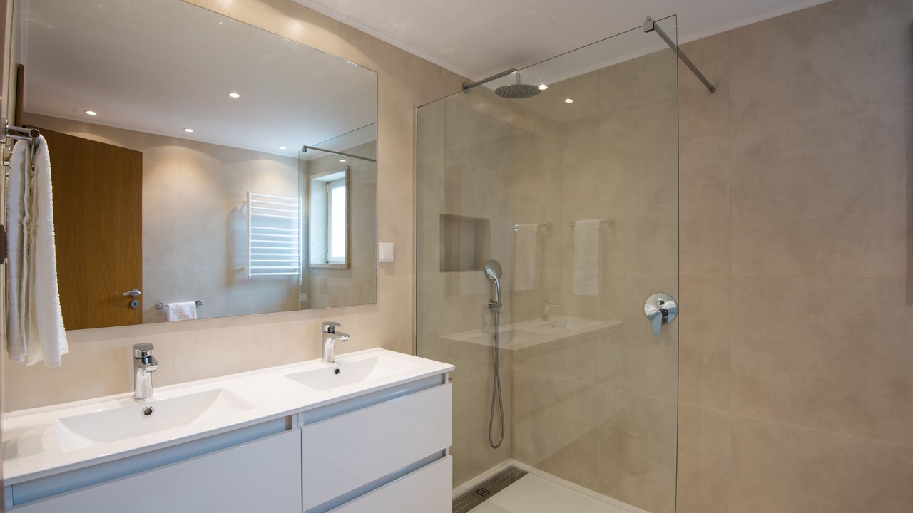 Photo of Bathroom in Estoril