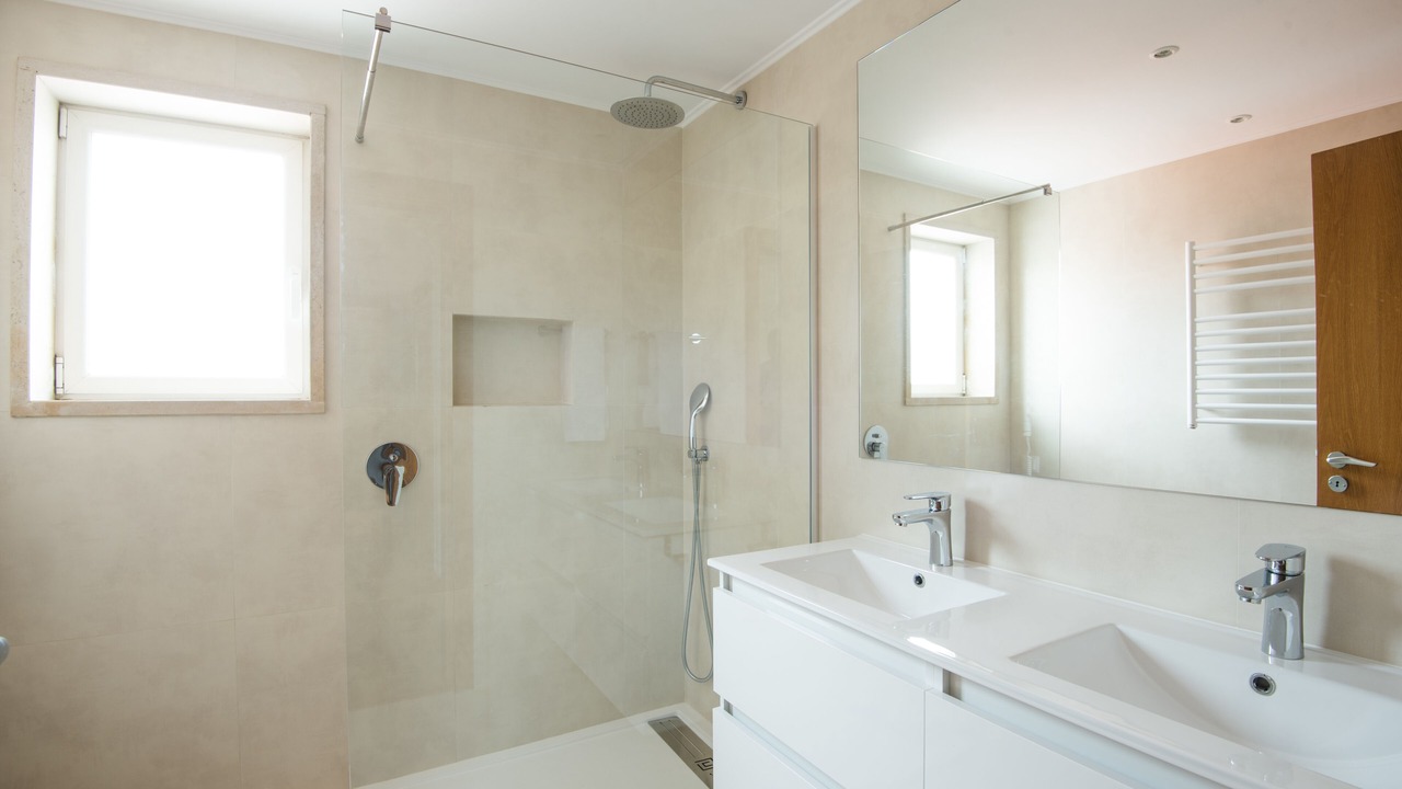 Photo of Bathroom in Estoril