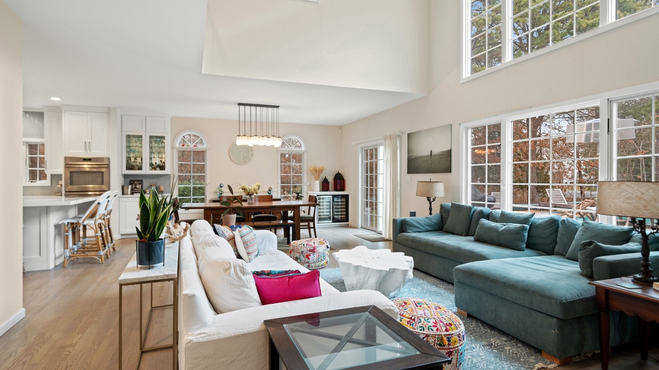 Photo of Livingroom in Westhampton