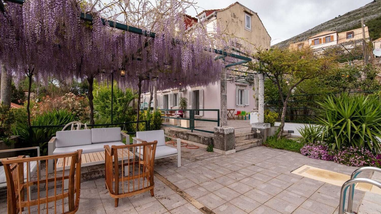 Photo of Patio Balcony in Gornji Kono