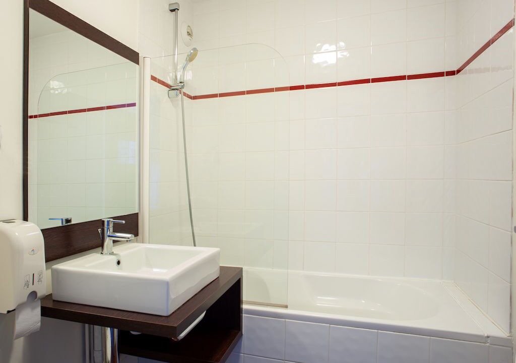 Photo of Bathroom in Dinan