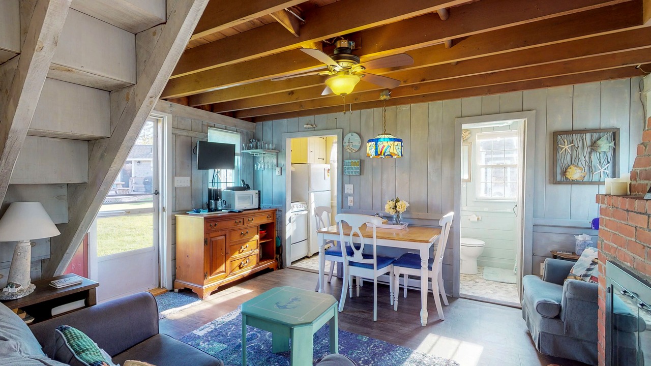 Photo of Livingroom in Barnstable