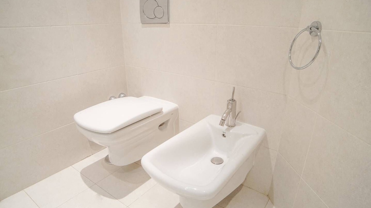 Photo of Bathroom in Linda-a-Velha