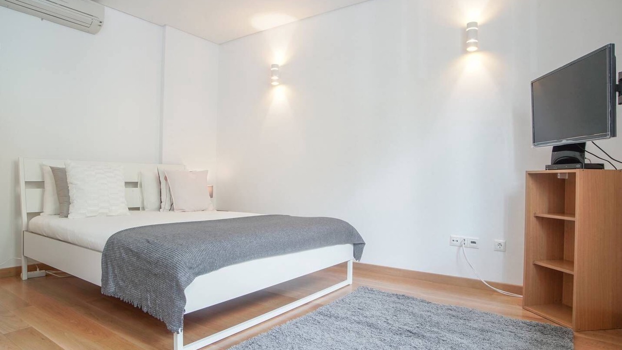 Photo of Bedroom in Linda-a-Velha