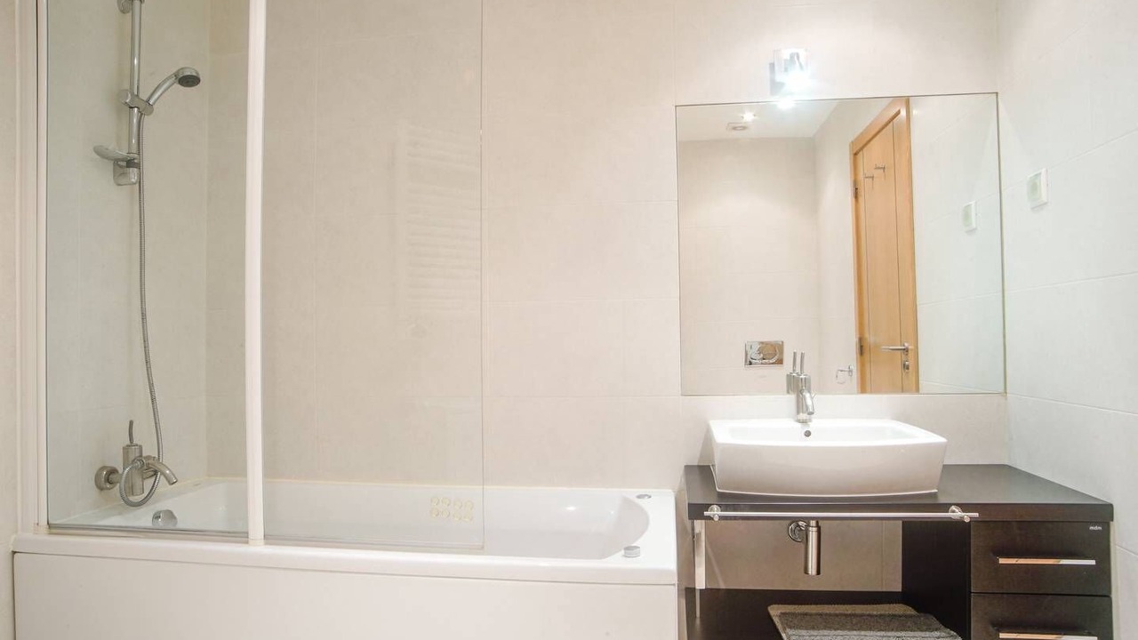 Photo of Bathroom in Linda-a-Velha