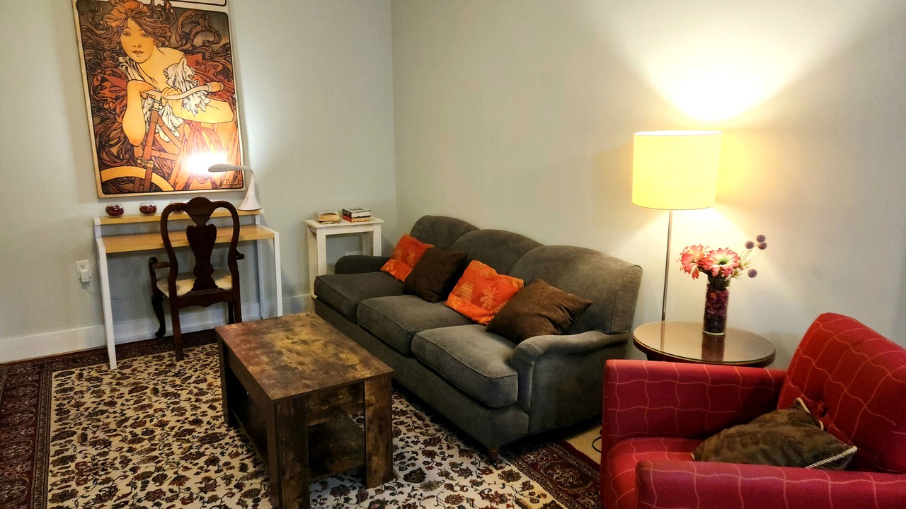Photo of Livingroom in Monroe Ward