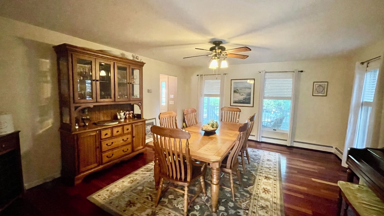 Photo of Livingroom in Southold