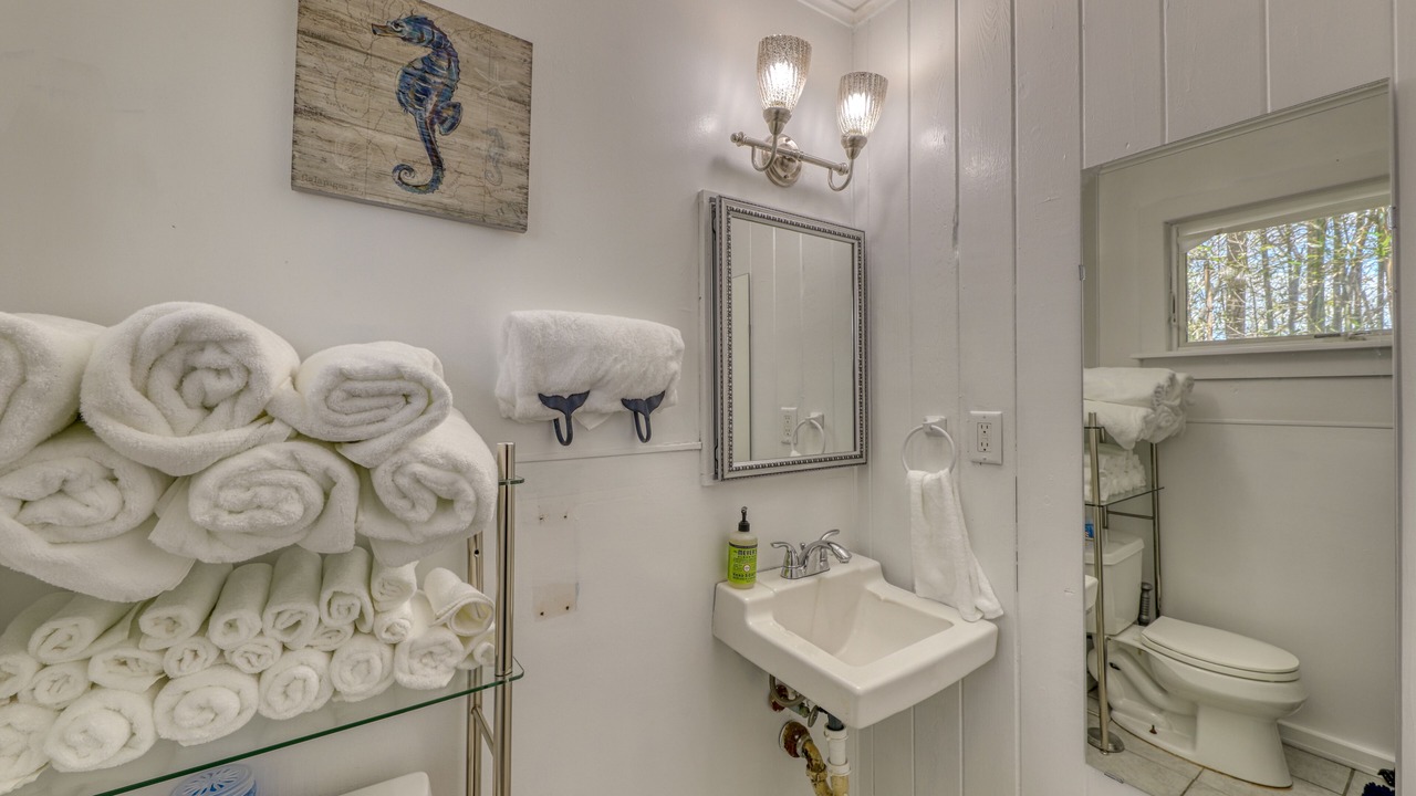 Photo of Bathroom in Ocean Bay Park
