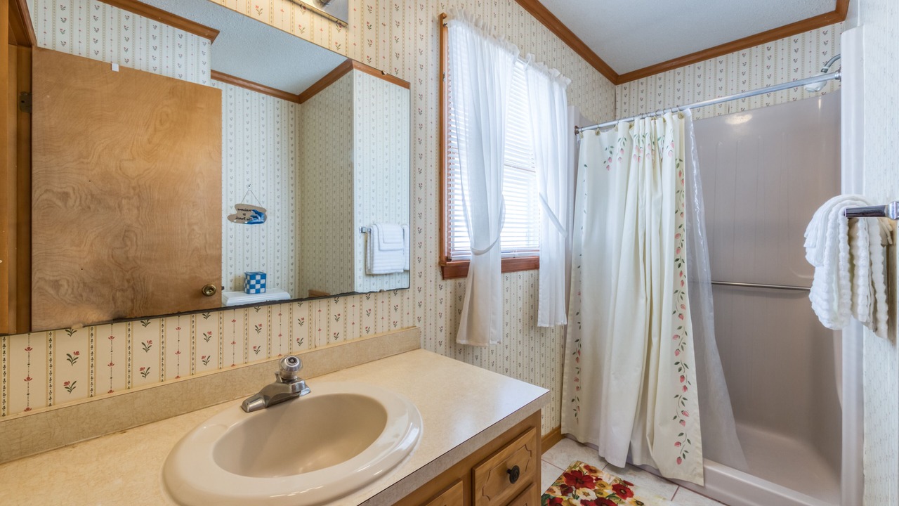 Photo of Bathroom in Caine Woods