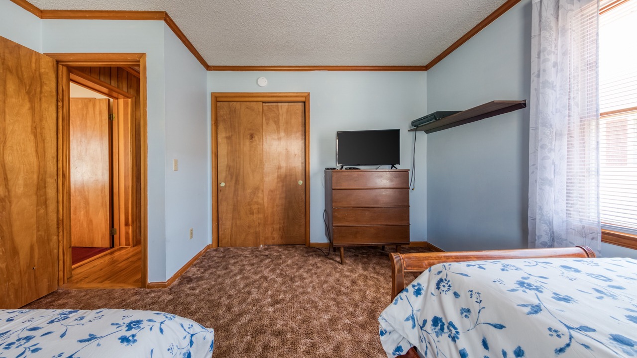 Photo of Bedroom in Caine Woods