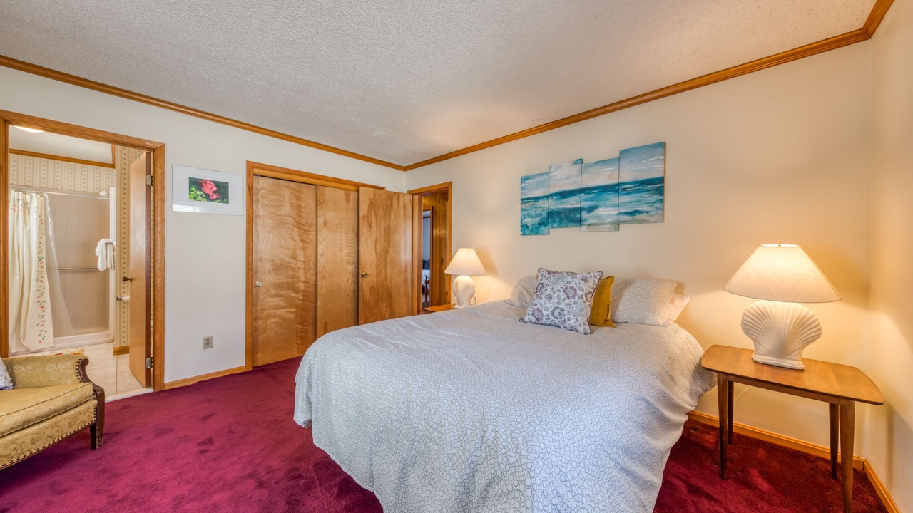 Photo of Bedroom in Caine Woods