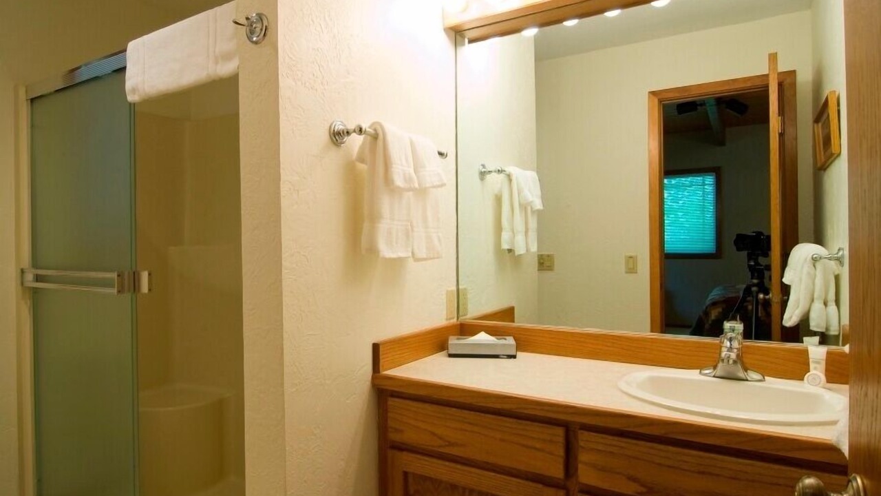 Photo of Bathroom in Sunriver