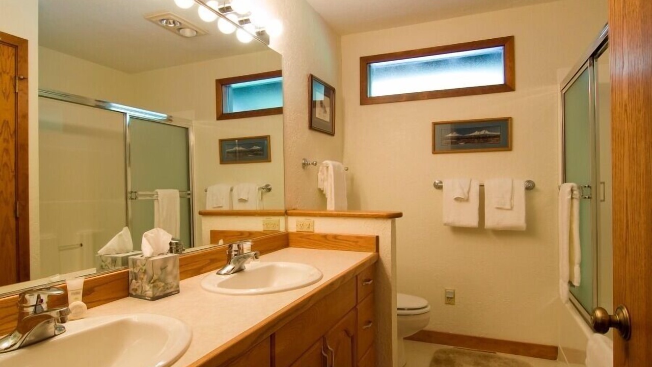 Photo of Bathroom in Sunriver