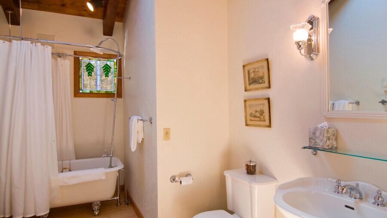 Photo of Bathroom in Sunriver