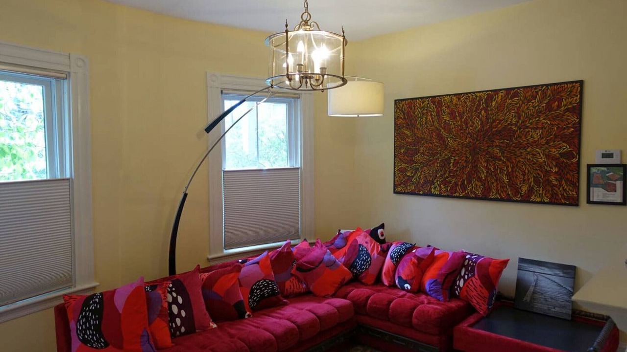 Photo of Livingroom in Neighborhood Nine