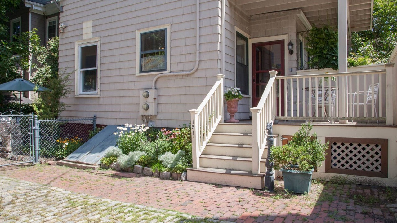 Photo of Outdoor in Neighborhood Nine